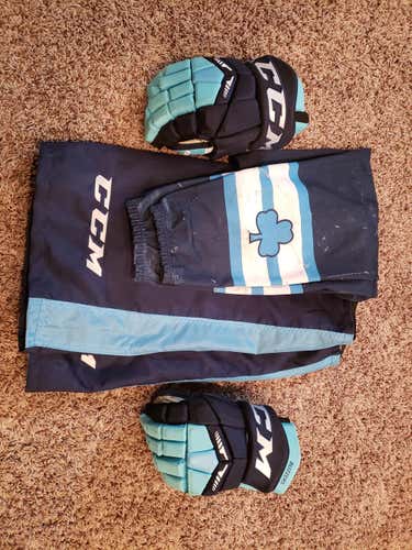 Senior CCM Gloves 14" Pro Stock with shell and socks
