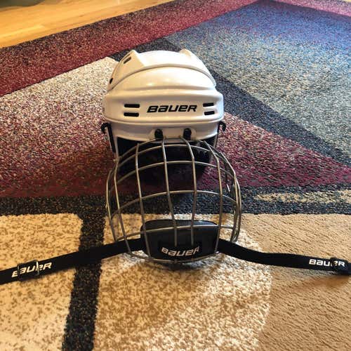Bauer Player Helmet White Junior Small