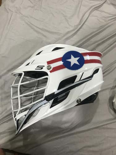 White Cascade S from FL Senior ASG (ONLY USED ONCE; no chinstrap)