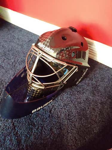 Black Senior Bauer NME 10 Goalie Mask