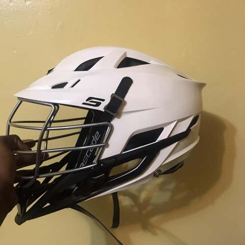 White New Player Cascade S Helmet