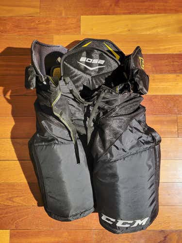 Black Used Senior Small CCM Tacks 6052 Hockey Pants