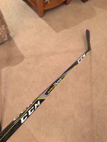 New Left Handed Super Tacks 2.0 Mid Pro Stock Hockey Stick