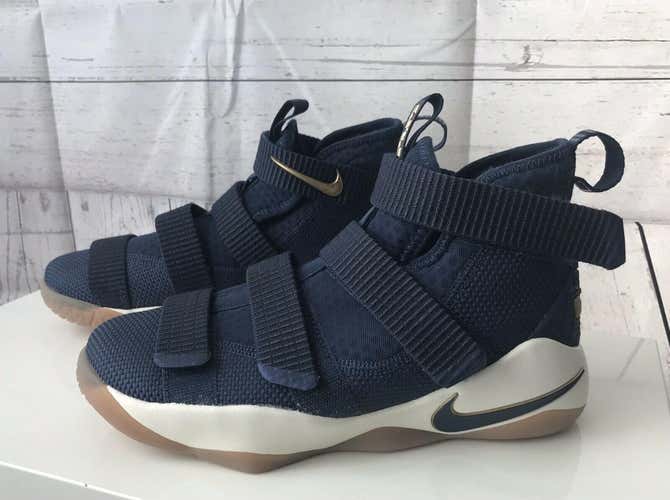 NIKE LEBRON SOLDIER 11 GS Navy Blue 918369-402 Size 5Y Woman 6.5