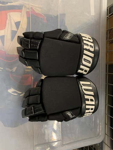 Black Used Warrior QR1PRO 14" Pro Stock Gloves