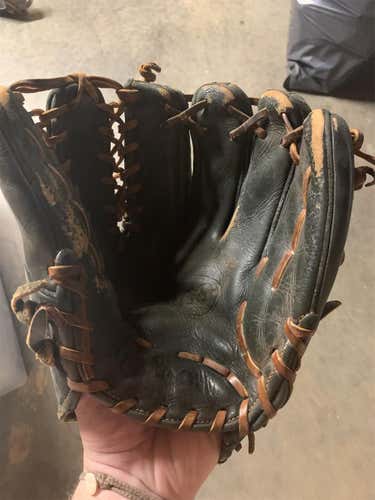 Black Used Infield A200 11.5" Baseball Glove