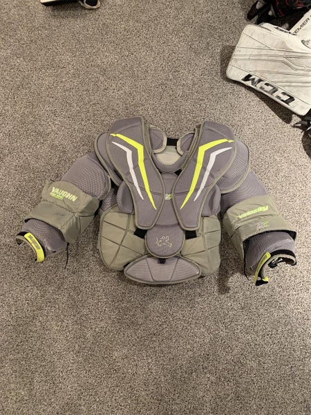 Senior Medium Vaughn V7 Pro Spec Goalie Chest Protector
