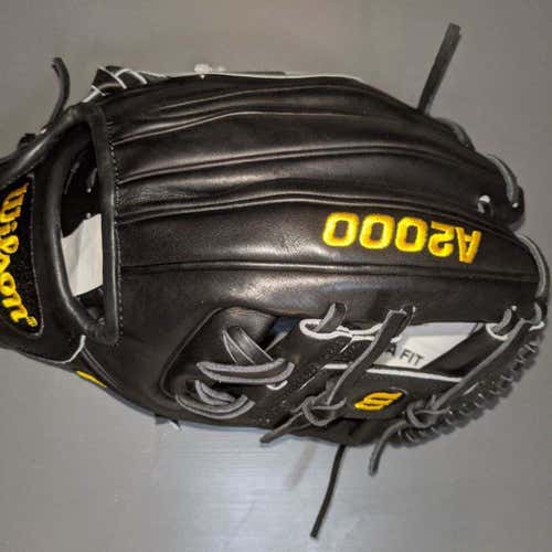 New Right Handed A2000 11.5" Baseball Glove