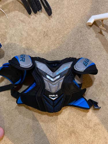 Used Large Bauer Supreme One.8 Shoulder Pads