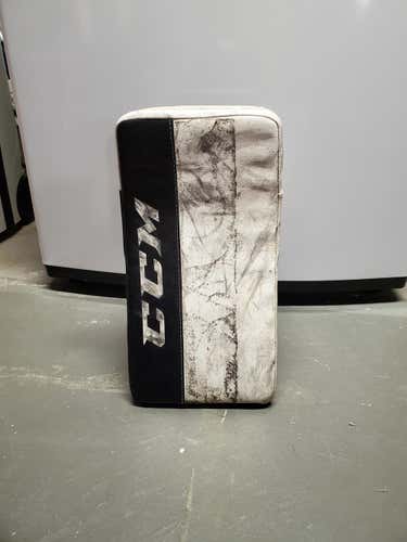 CCM Retro Flex 550 Goalie Blocker Regular Intermediate in White & Black