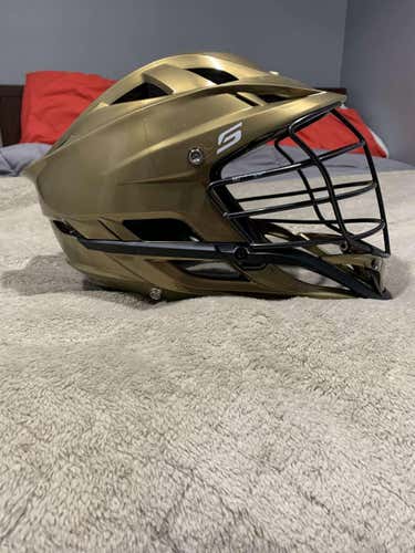 Gold New Player Cascade S Helmet