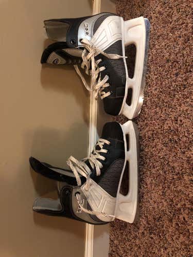 Used CCM Size 5 Hockey Skates