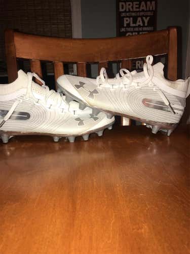 White Men's Molded Cleats Low Cut