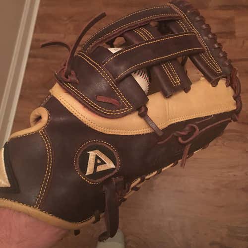 Akadema 1st Base Mitt 13 Inch Torino Kip