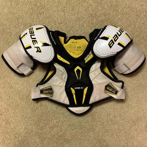 Used Medium Bauer Supreme One 40  Shoulder Pads