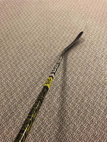 New Right Handed Supreme 2S Pro Mid Hockey Stick 65 Flex