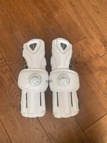 Used Large Maverik Rome RX Arm Pads