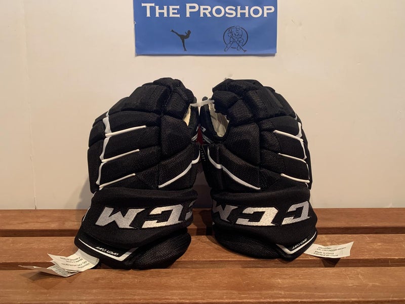 Black New Junior CCM JetSpeed FT390 Gloves 13"