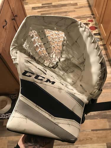 Used Senior CCM Regular E3.5 Glove