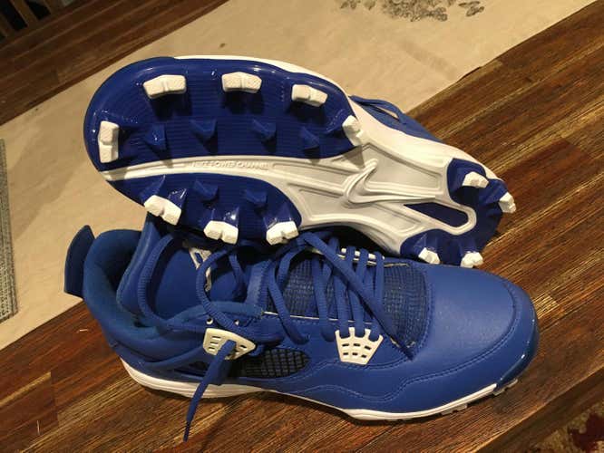 New 11 (Women's 12) Air Jordan