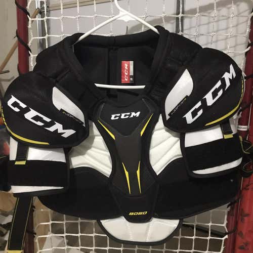 New Large CCM Tacks 9060  Shoulder Pads