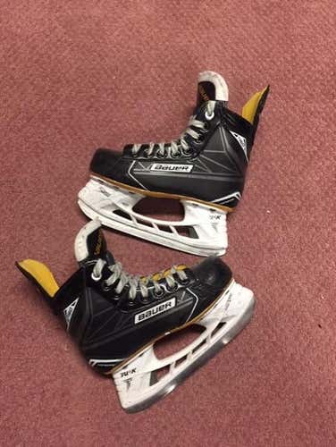Used Junior Bauer Supreme 160 Hockey Skates D&R (Regular) Size 2.5