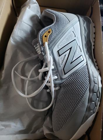Gray New Adult Men's 9.5 (Women's 10.5) New Balance Shoes