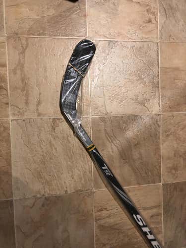 New Senior Sher-Wood Right Handed T90 Hockey Stick