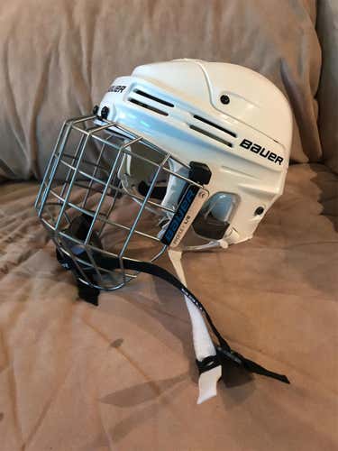 White Used Extra Large Bauer 4500 Helmet