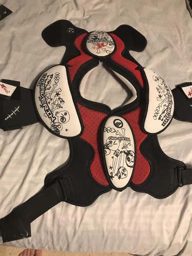 Used Medium Maverik Shoulder Pads