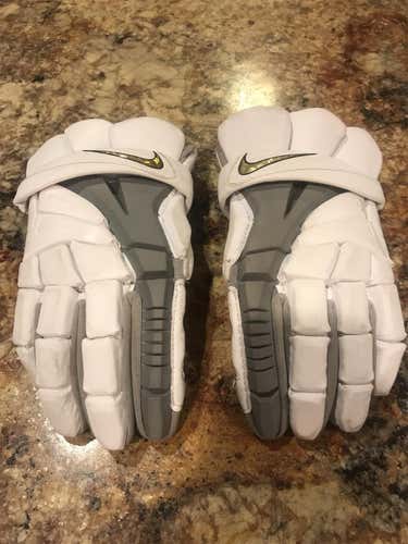 Nike Vapor Gloves (Very Lightly Used)