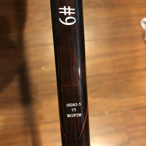 Used RH Bauer Vapor ADV 77 Flex P28 Pro Stock Hockey Stick