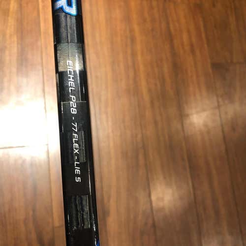 Used RH Bauer Nexus 1N 77Flex P28 Hockey Stick