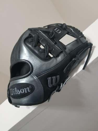 11.5 Wilson A2000 Exclusive
