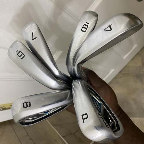 Mizuno JPX 850 Regular Flex Dynamic Gold R300  Irons 4-PW