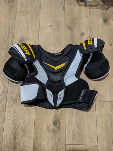 Used Junior Medium Bauer S150 Shoulder Pads
