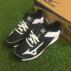 Brand New Mizuno 9-Spike Advanced Swagger 2 Low Metal Cleats - Size 8.5