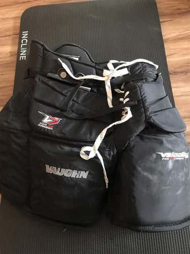 Vaughn V7 Pro Carbon Goalie Pants