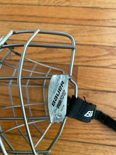 Used Medium Bauer Re-Akt face mask (no chin cup)