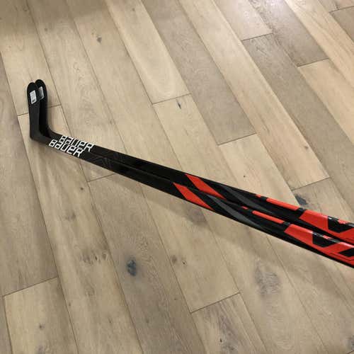 (2 Pack) Bauer Vapor Flylite League RH 77 Flex P28 Curve