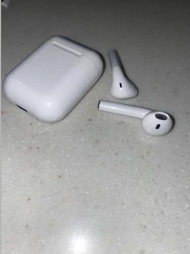 AirPods Gen 2