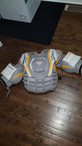 Used Senior Medium Vaughn Ventus LT88 Goalie Chest Protector