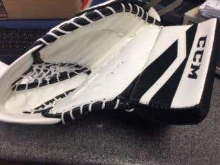 White/black New Youth CCM Regular Extreme Flex II 760 catch