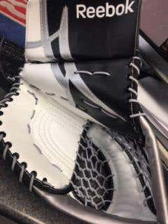 Black/white New Junior Reebok Regular Revoke 7000 catch