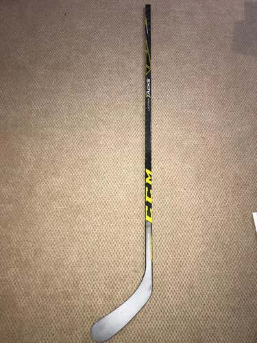 New Senior CCM Right Handed Ultra Tacks Hockey Stick Pro Stock P-90 curve