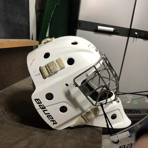 White Senior Bauer 940x Goalie Mask