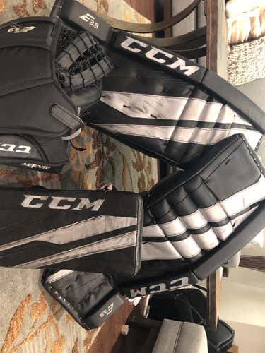 Black Used 31" Regular Extreme Flex 3.9 Goalie Full Set