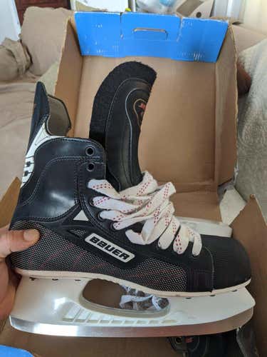 Senior Used Bauer Supreme 3000 Hockey Skates Size 10