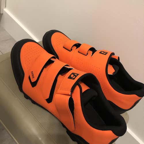 Used 11 US    Bike Shoes