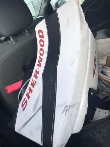 White Used Senior Sher-Wood Regular Blocker